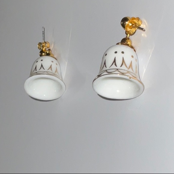 Avon 1992 Genuine Porcelain Bell Gold-Toned Trim Post and Clutch Earrings - Picture 2 of 6